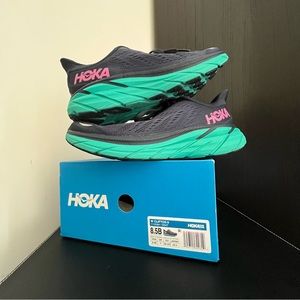 Hoka Clifton 8 - Women’s size 8.5
